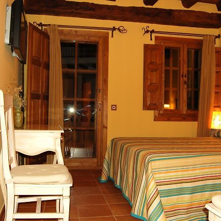 Posada La Gatera Pedro Bernardo エクステリア 写真
